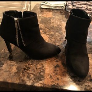 Black heeled boots